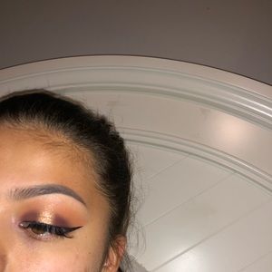 Meet your Posher, Madeline